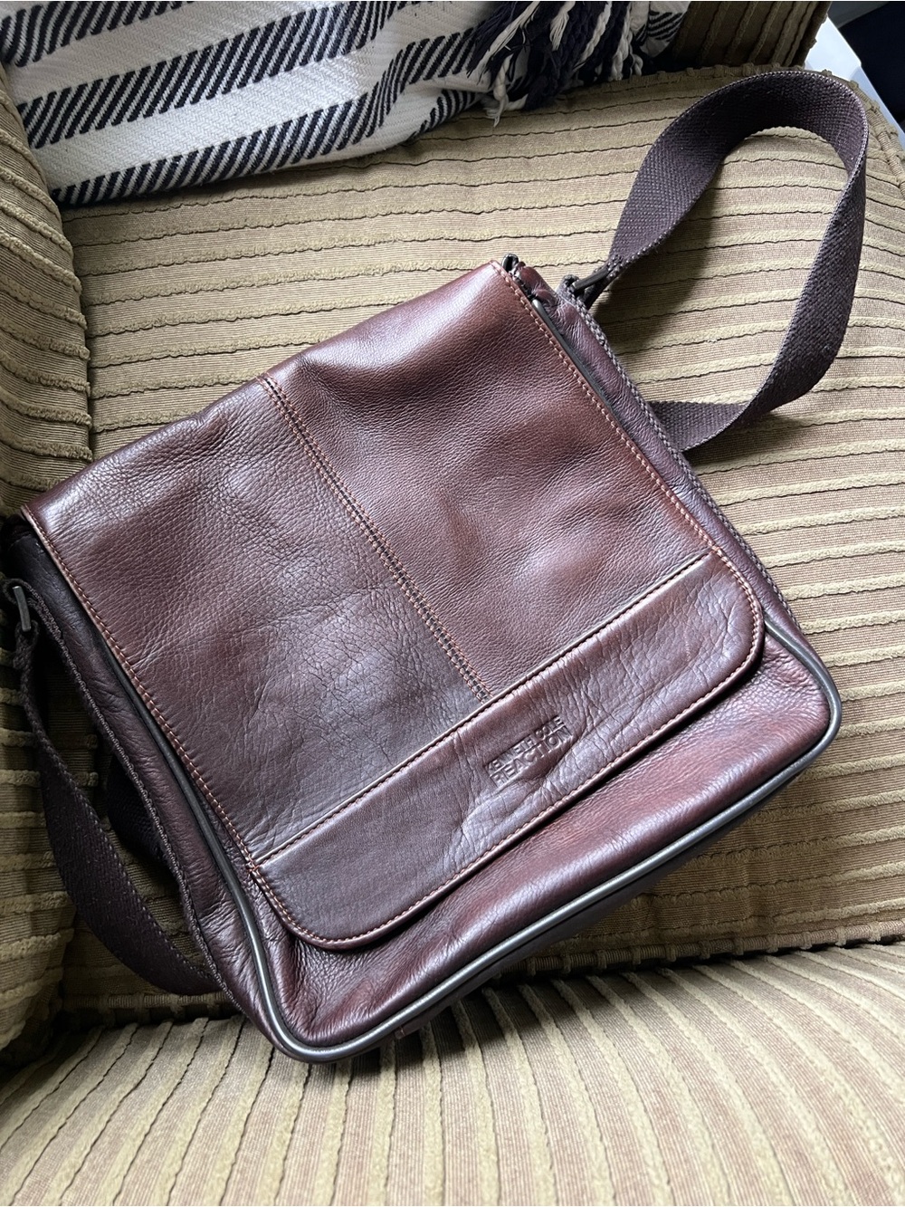 Genuine Leather Messenger Bag Kenneth Cole Reaction Dark Brown Adjustable Strap - Picture 10 of 15